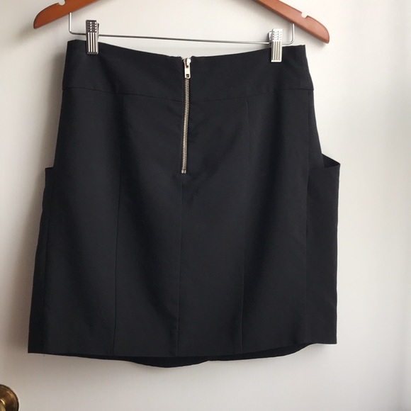 Aqua Tulip Black Mini Skirt with Pockets! Faux Wrap look size Medium back zipper - Picture 5 of 7
